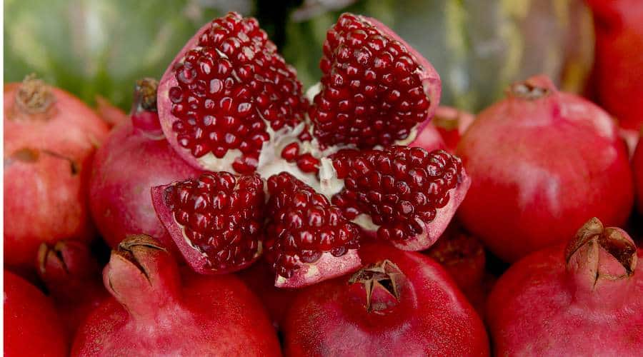 choosing the right pomegranates for storing